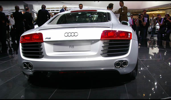 AUDI R8 Supercar  rear